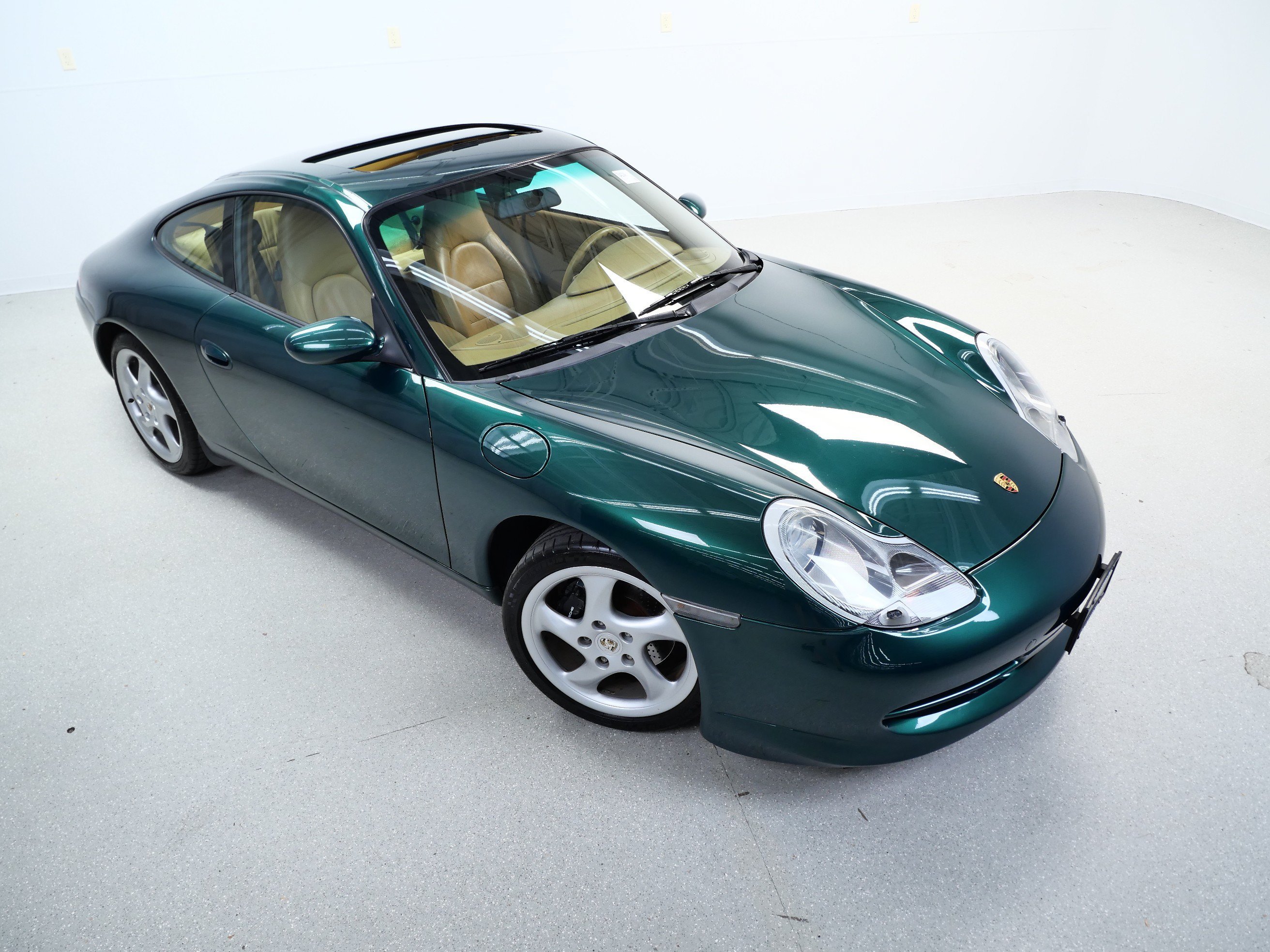 Used 2001 Forest Green Metallic Porsche  image 4