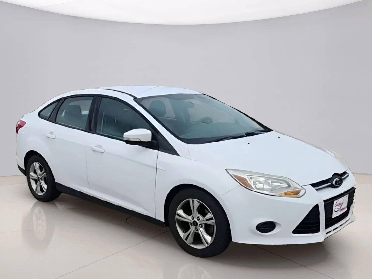 Used 2014 White Ford SE image 1