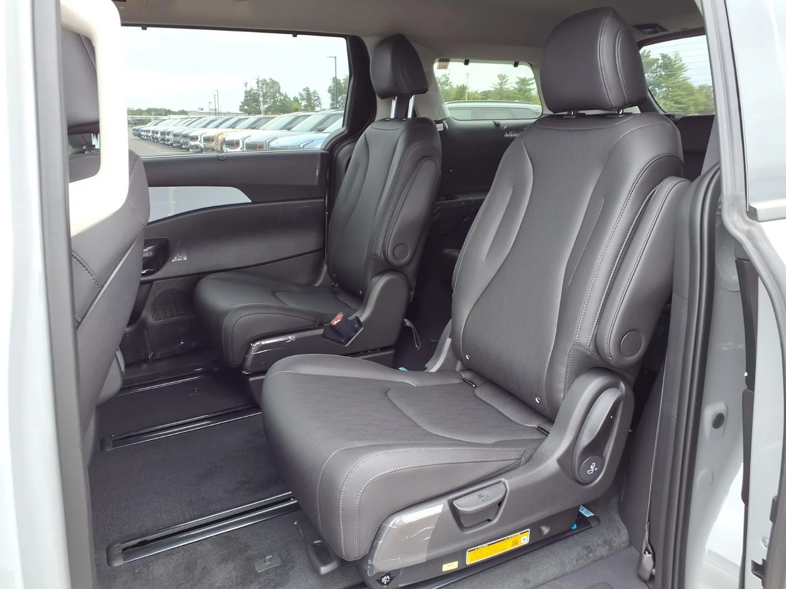 New 2027 Ceramic Silver Kia EX image 14