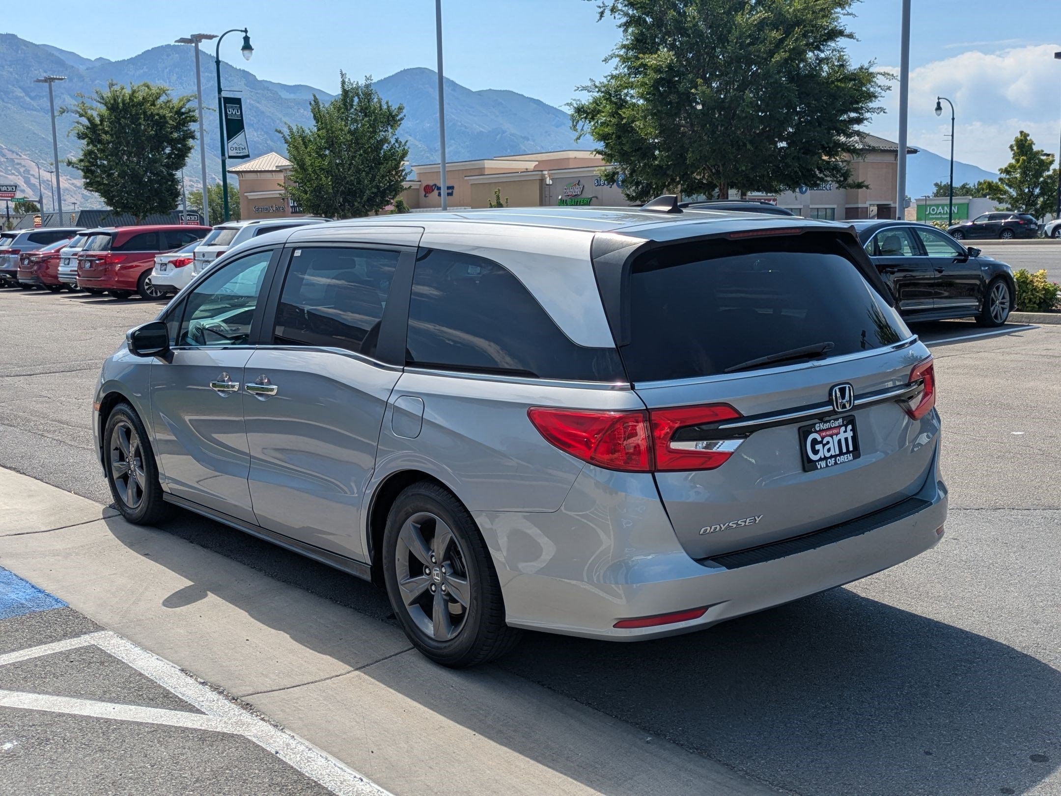 Used 2021 Lunar Silver Metallic Honda EX image 5