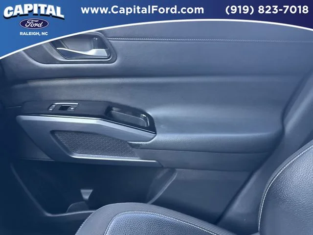 Used 2022 Gray Nissan SL image 28