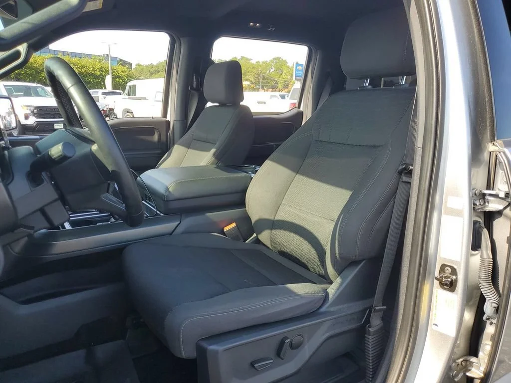 Used 2024 Silver Ford XLT image 25