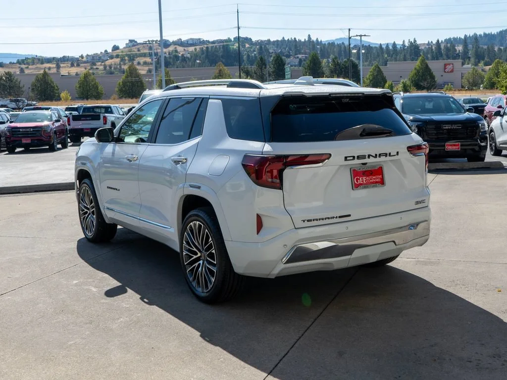 2026 GMC Terrain Denali - Photo 5