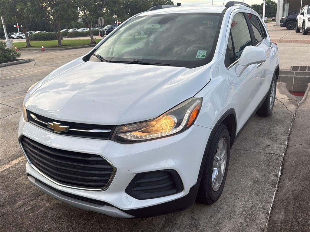 Used 2018 Summit White Chevrolet LT image 2