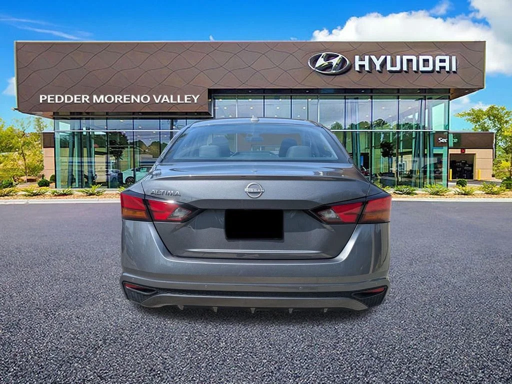 Used 2025 Gray Nissan 2.5 SV image 3