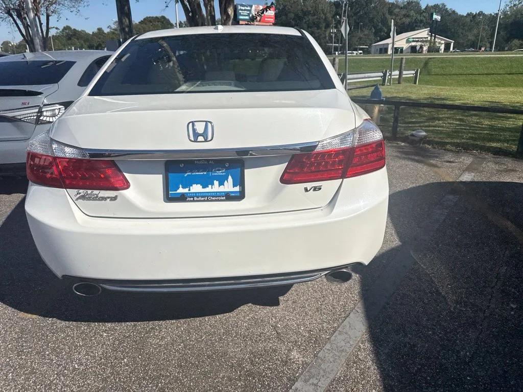 Used 2013 White Orchid Pearl Honda EX-L image 5