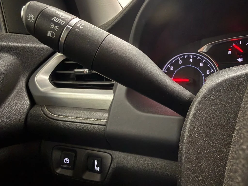 Used 2020 White GMC SLT image 20