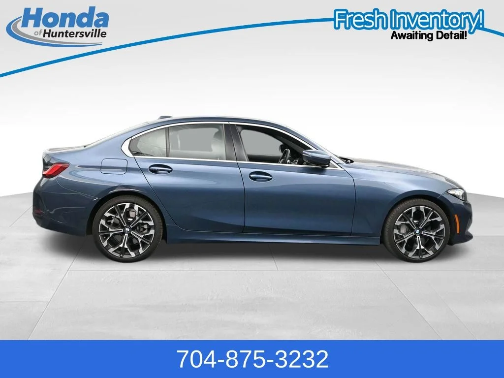 2025 BMW 3 Series 330i - Photo 9