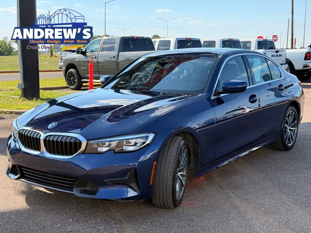 2020 BMW 3 Series 330i Sedan's photo