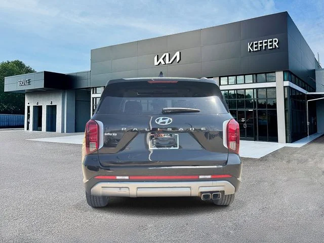 Used 2023 Black Hyundai SEL image 7