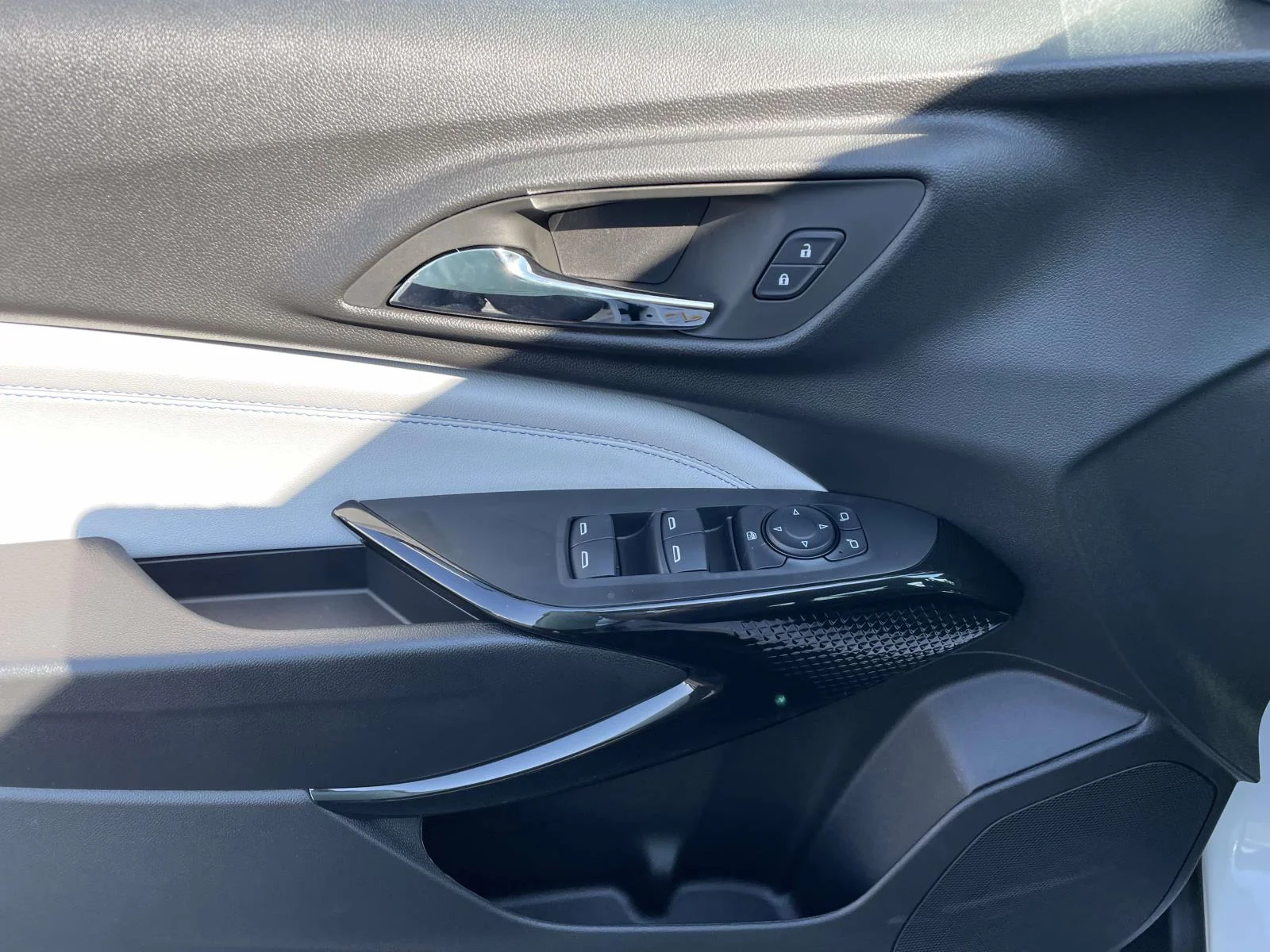 New 2026 Summit White Chevrolet LT image 15