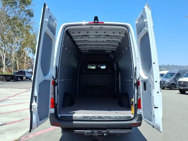New 2026 White Mercedes-Benz Cargo 170 WB image 21