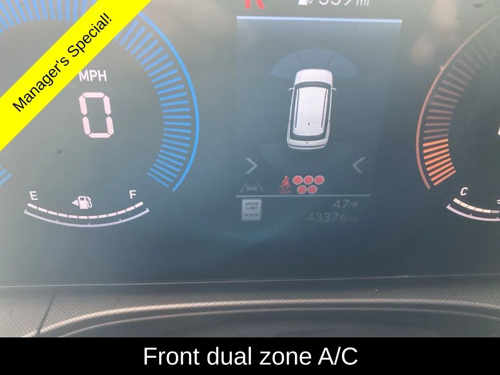 Used 2025 Silver Hyundai SEL image 4