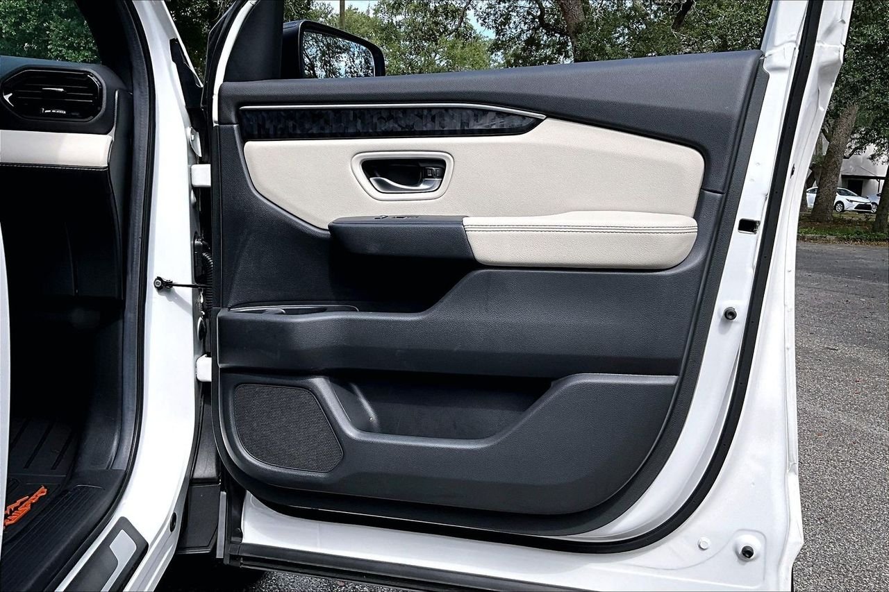 Used 2026 White Honda  image 28