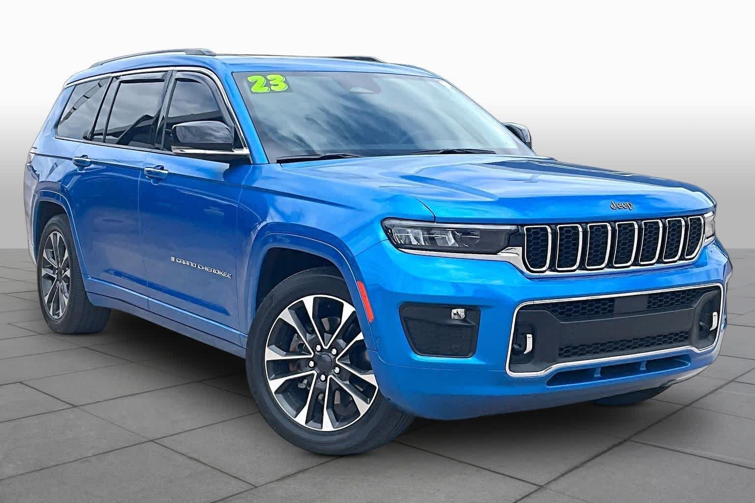Used 2023 Hydro Blue Pearlcoat Jeep Overland image 3