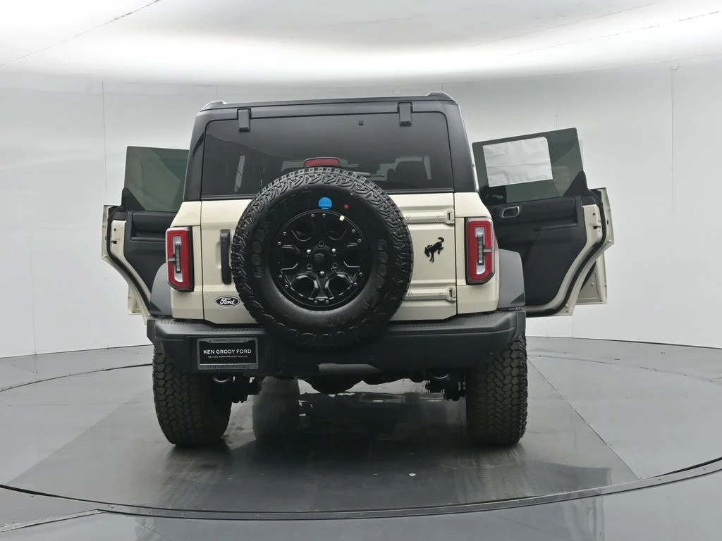 New 2026 Desert Sand Ford Badlands image 32