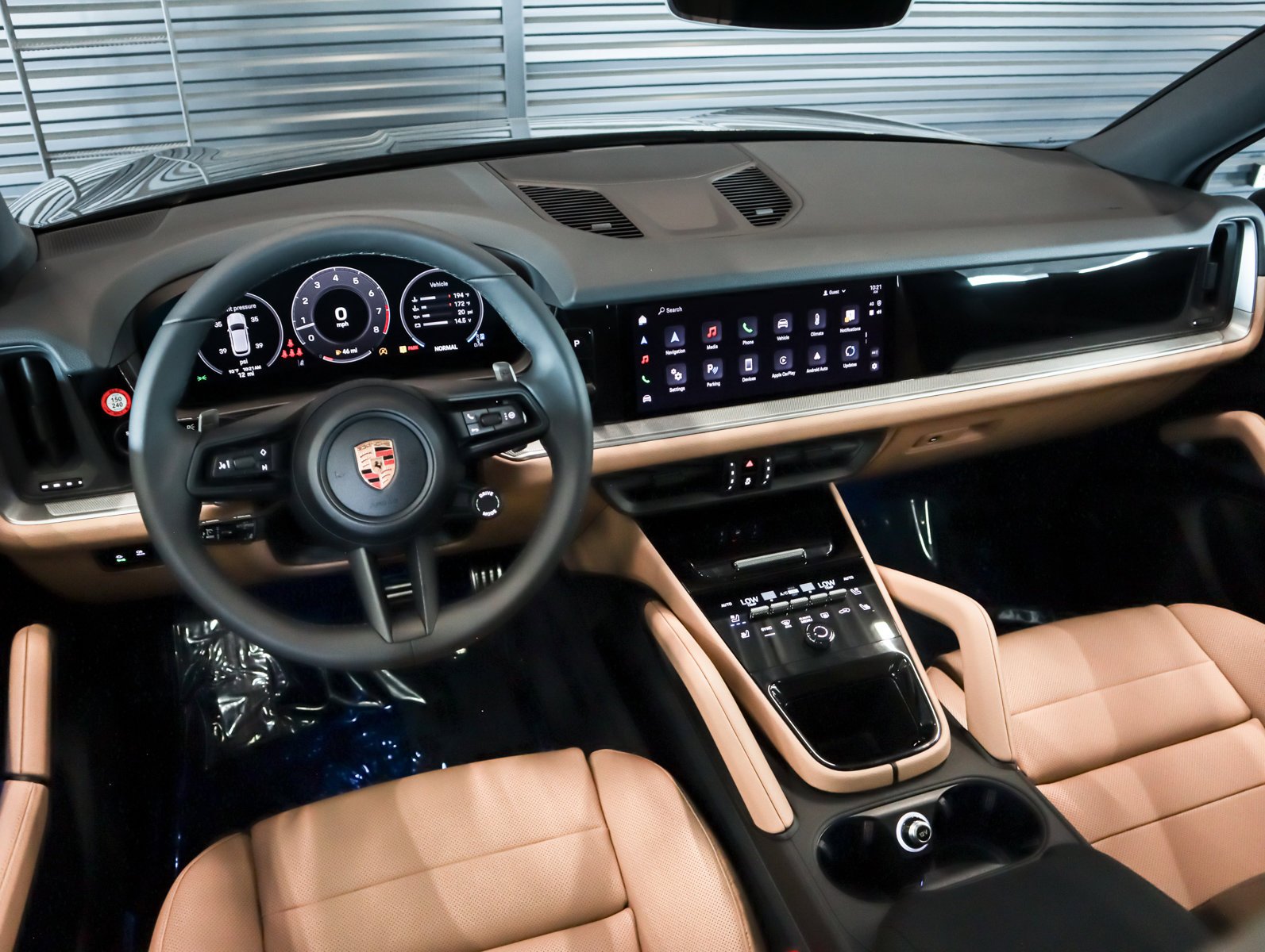 2025 Porsche Cayenne S - Photo 18