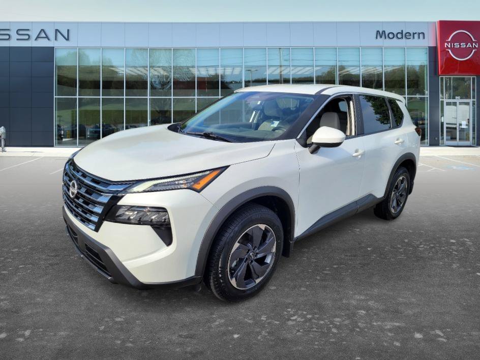 Used 2025 Everest White Pearl Nissan SV image 1