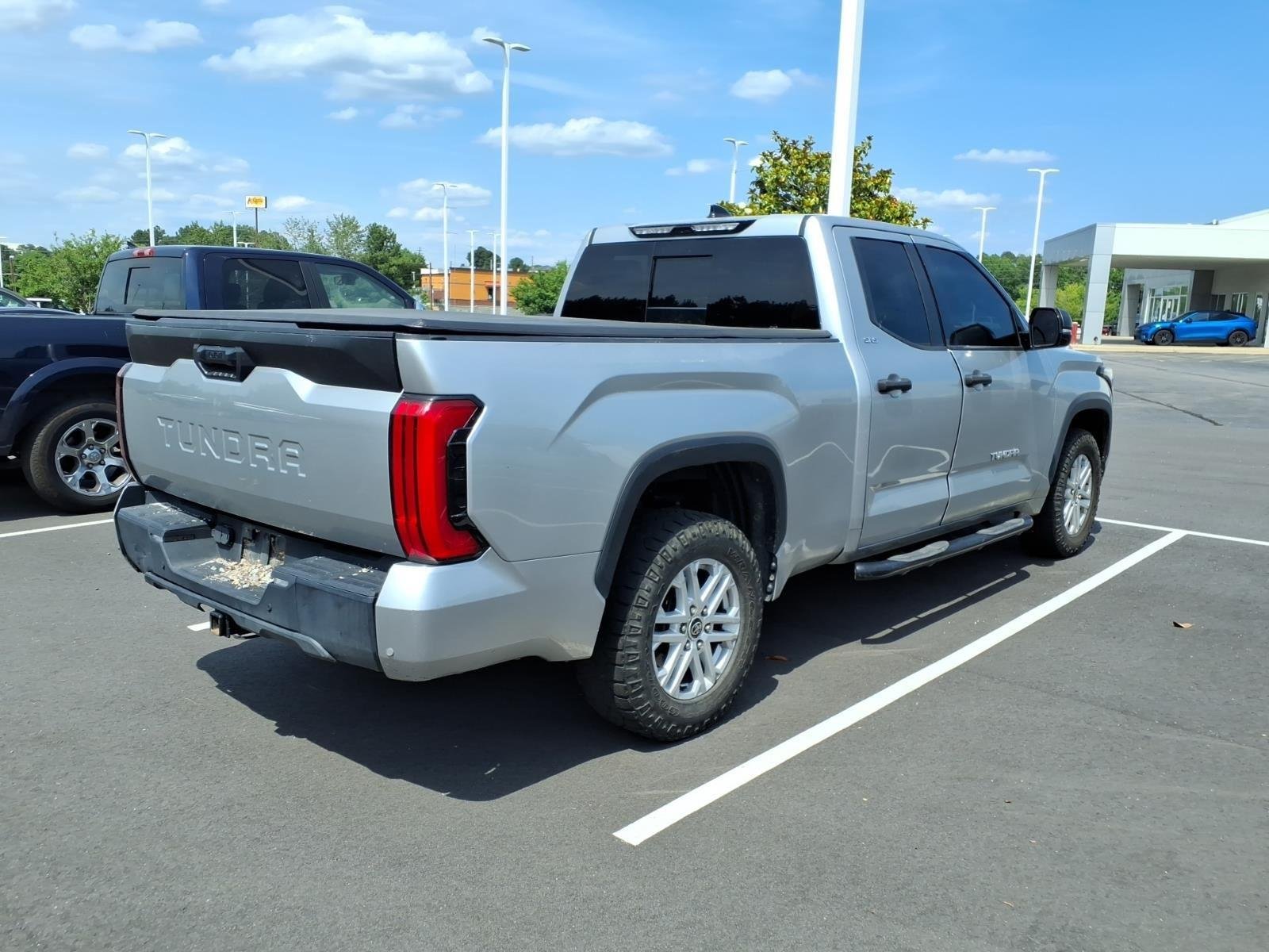 Used 2022  Toyota SR5 image 3