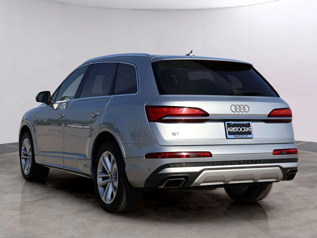Used 2025  Audi 55 Premium Plus image 5