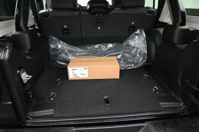 New 2026 Black Clear-Coat Exterior Paint Jeep Rubicon X image 26