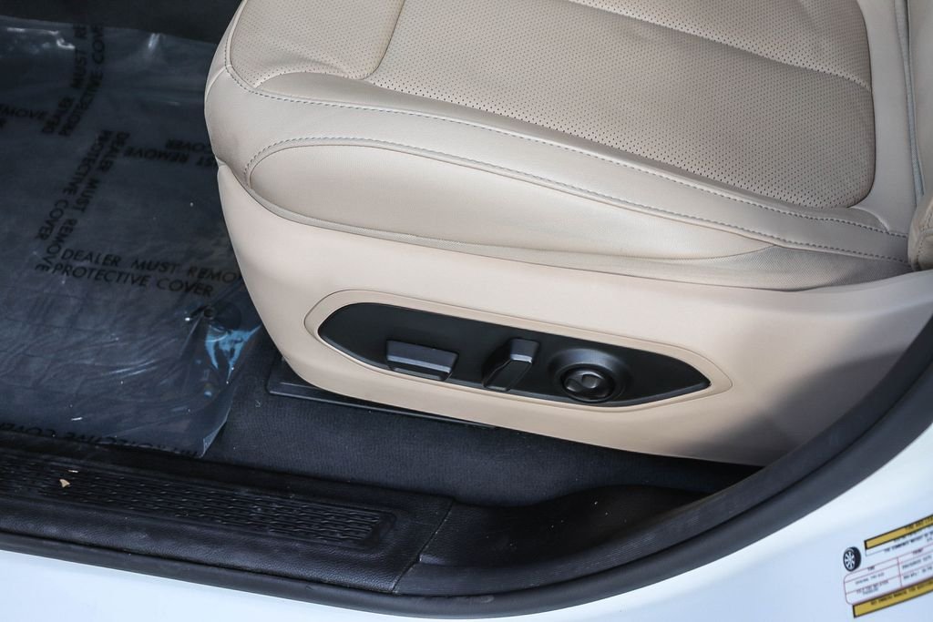 Used 2023 Bright White Clearcoat Jeep Limited image 25
