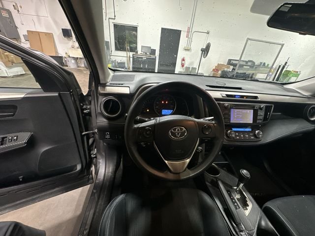 Used 2013 Gray Toyota XLE image 15