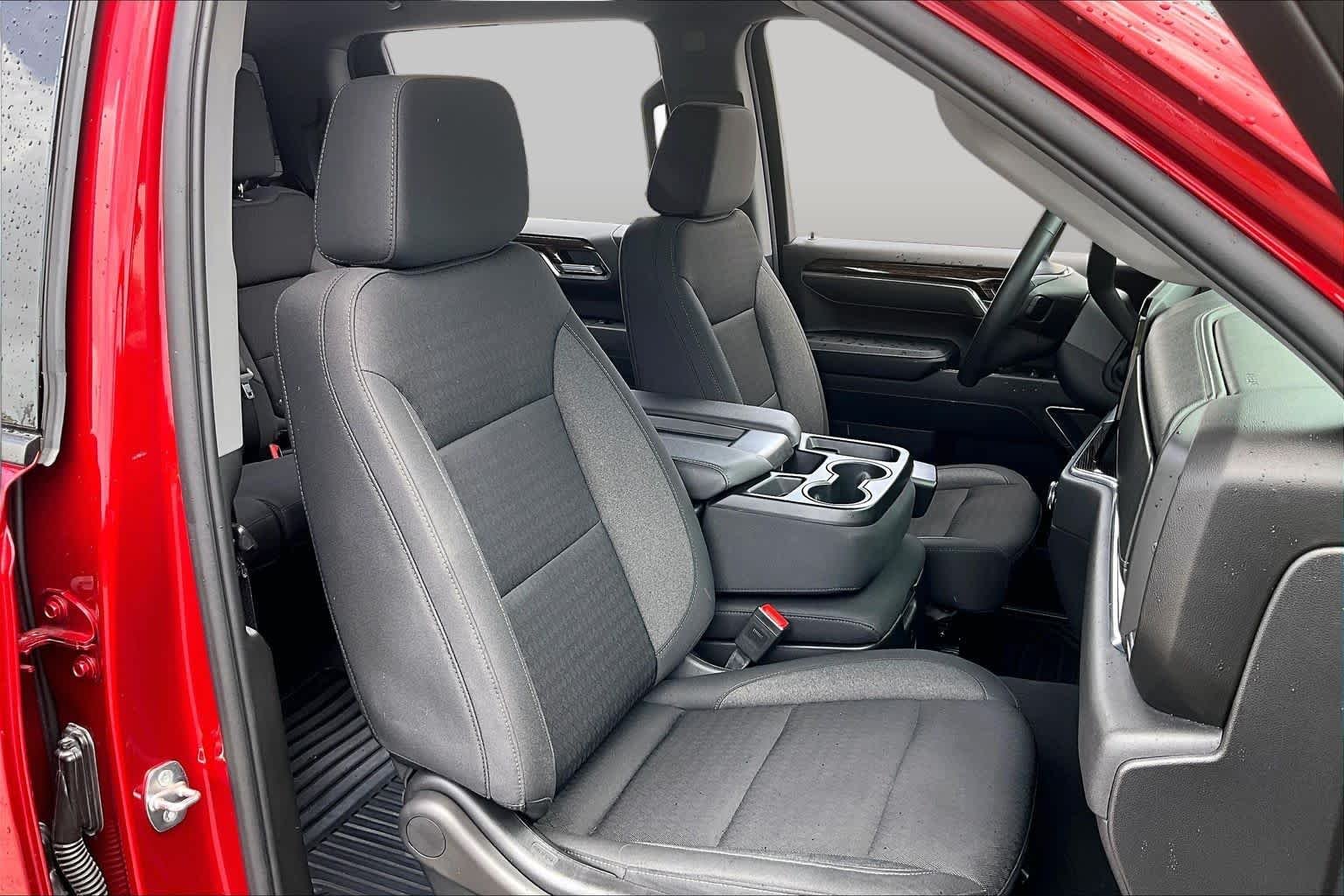 Used 2024 Volcanic Red Tintcoat GMC Elevation image 9