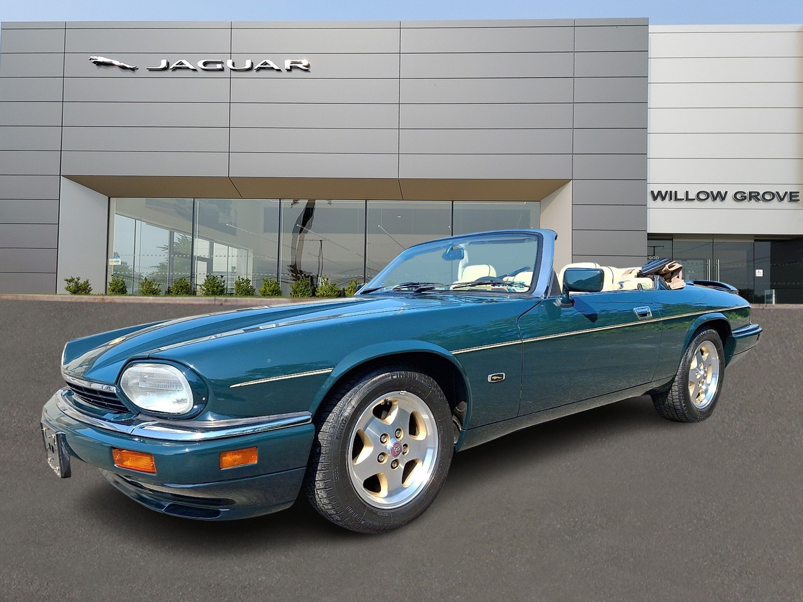 Used 1994 British Racing Green Jaguar 2+2 image 1