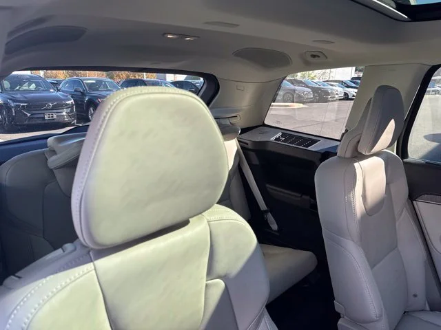 Used 2024 White Volvo Ultimate image 17