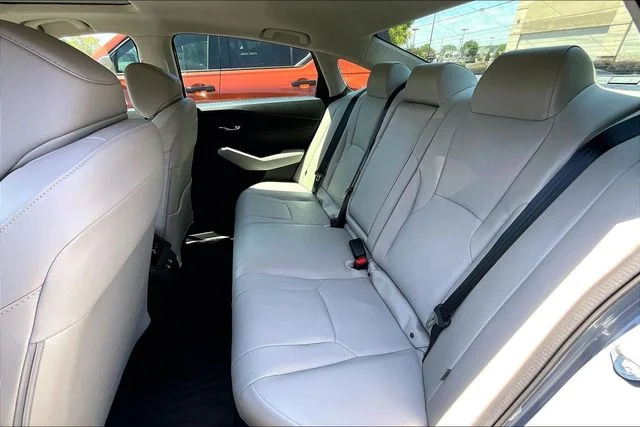 New 2026 Urban Gray Pearl Honda EX-L Hybrid image 22