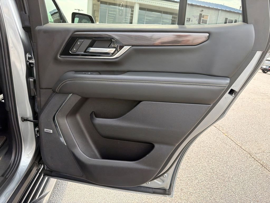 Used 2025 Silver GMC Elevation image 16
