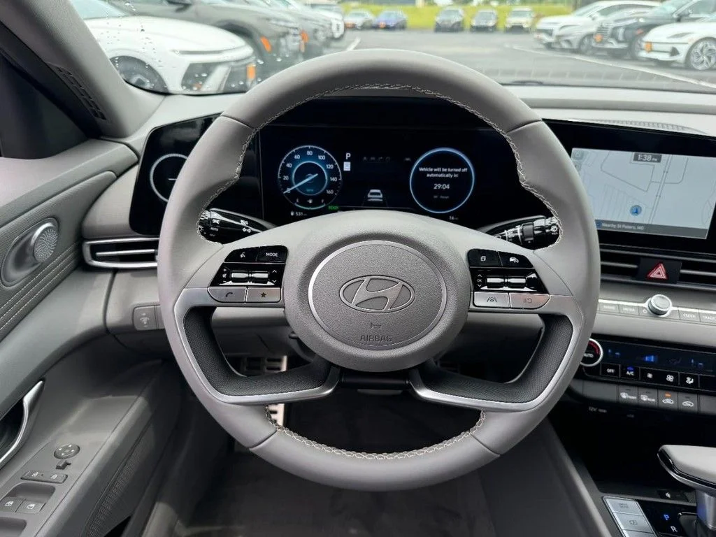 2025 Hyundai Elantra Blue - Photo 7