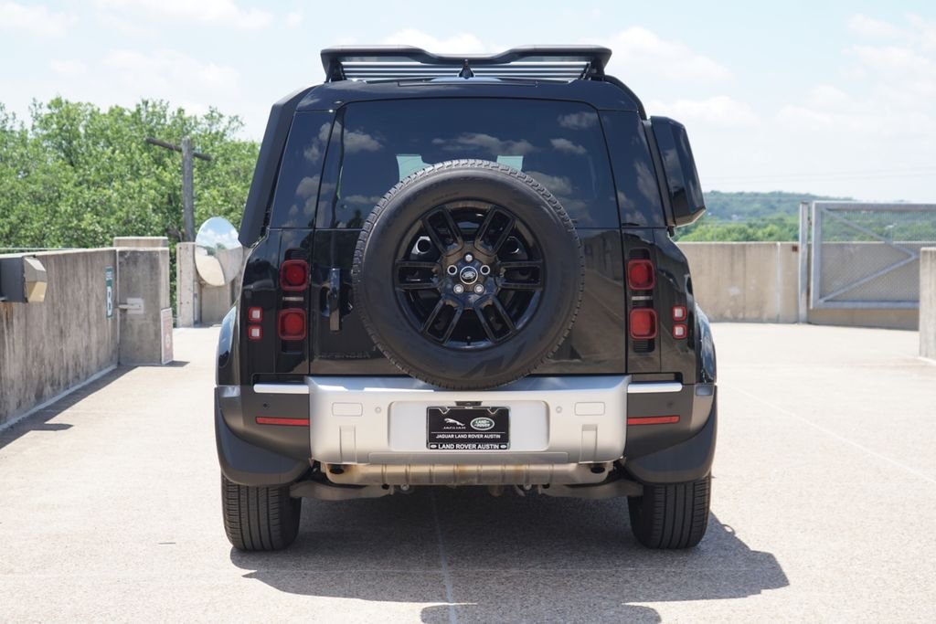 Used 2025 Black Land Rover S image 9