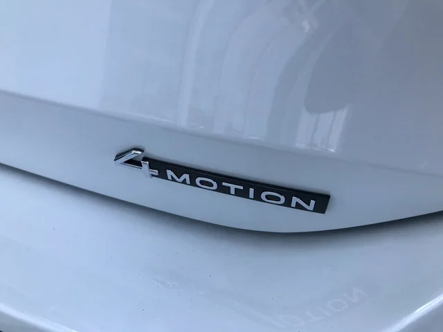 New 2026 Opal White w/Deep Black Roof Volkswagen SE R-Line Black image 10