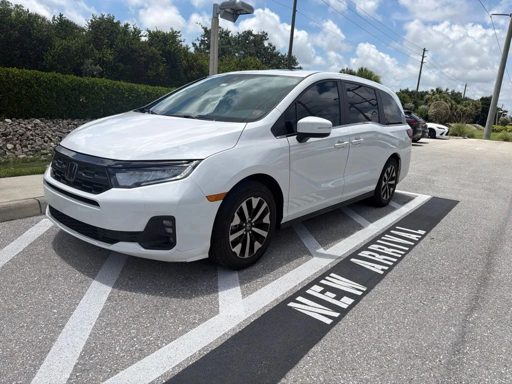 Certified Used 2025 Platinum White Pearl Honda EX-L image 1