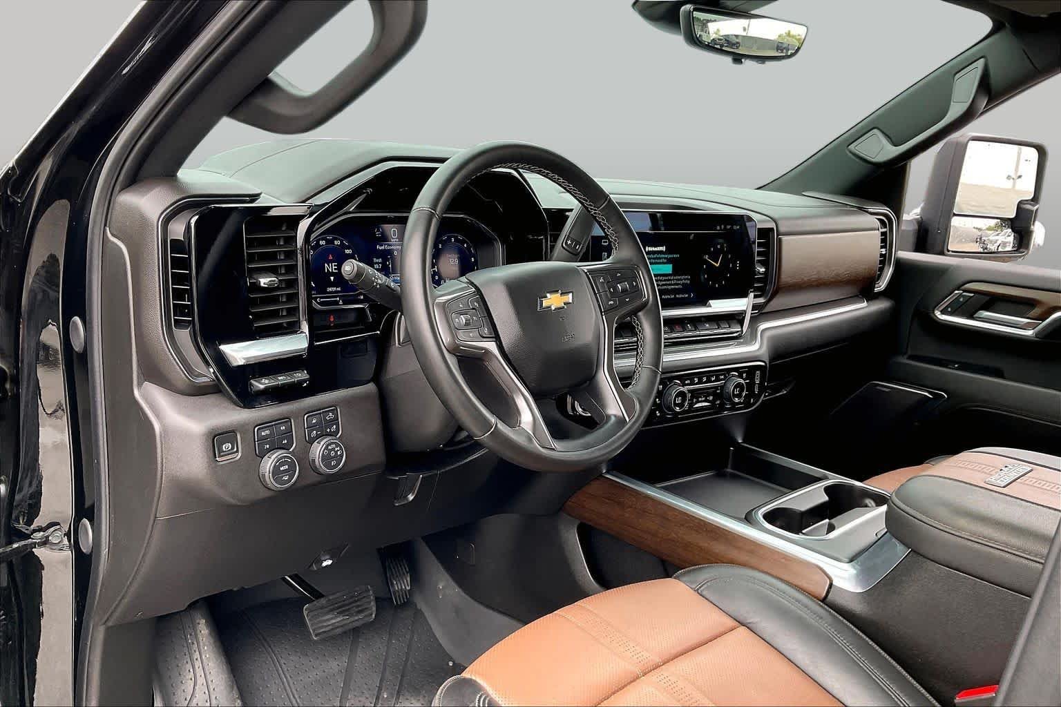 Used 2024 Black Chevrolet High Country image 16