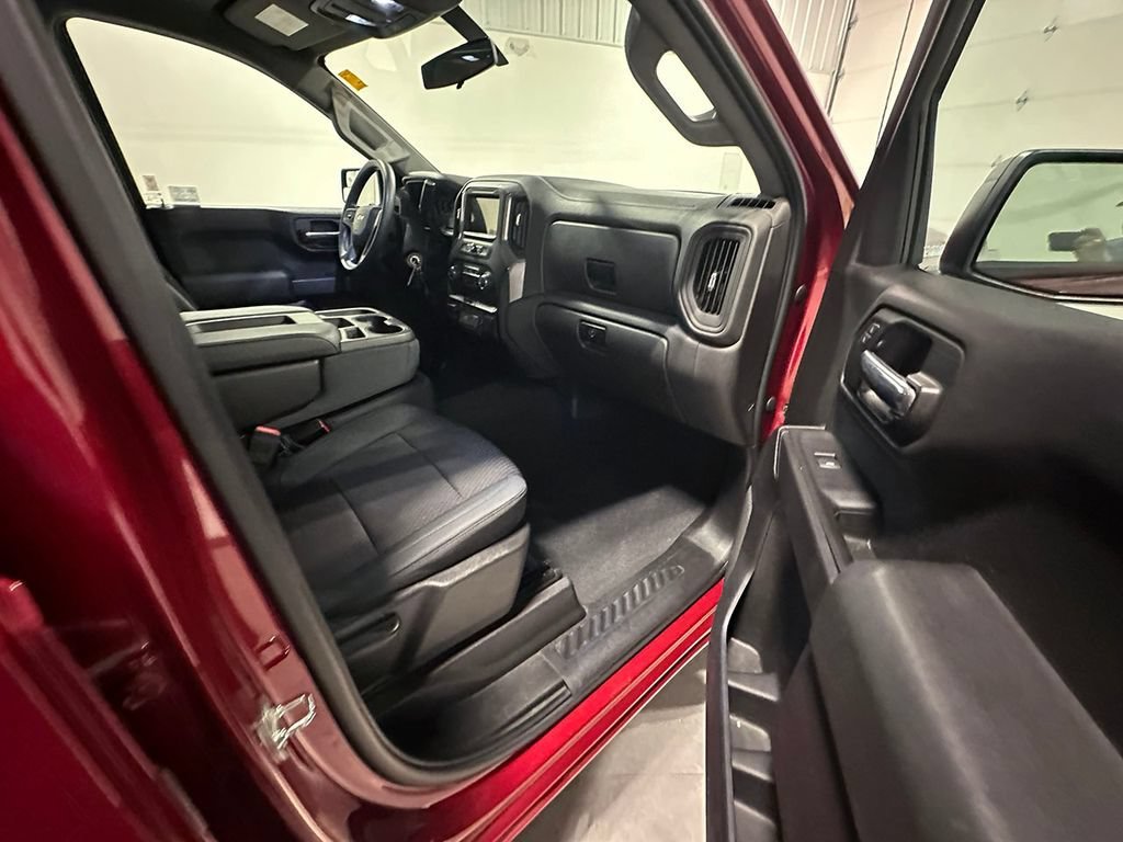 Used 2019 CAJUN RED TINTCOAT Chevrolet Custom image 24