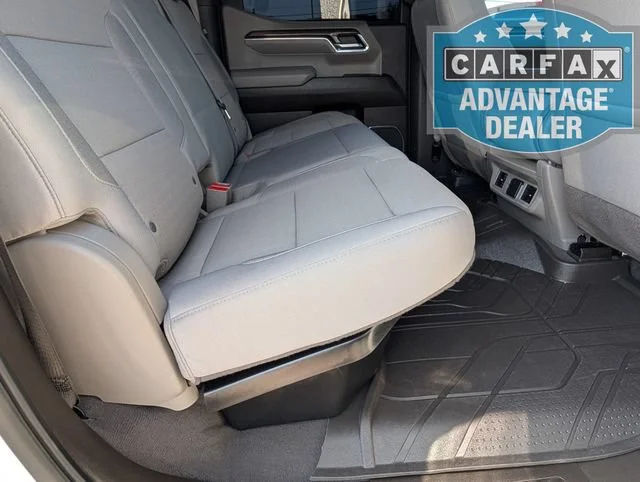 Used 2024 Summit White Chevrolet LT image 24
