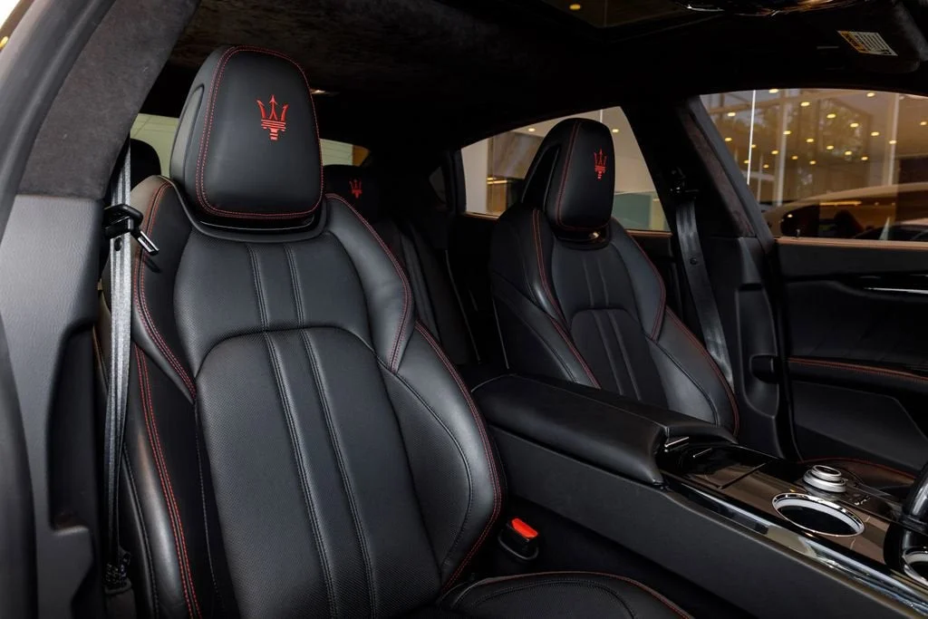 Used 2022 Bianco Maserati Modena image 10