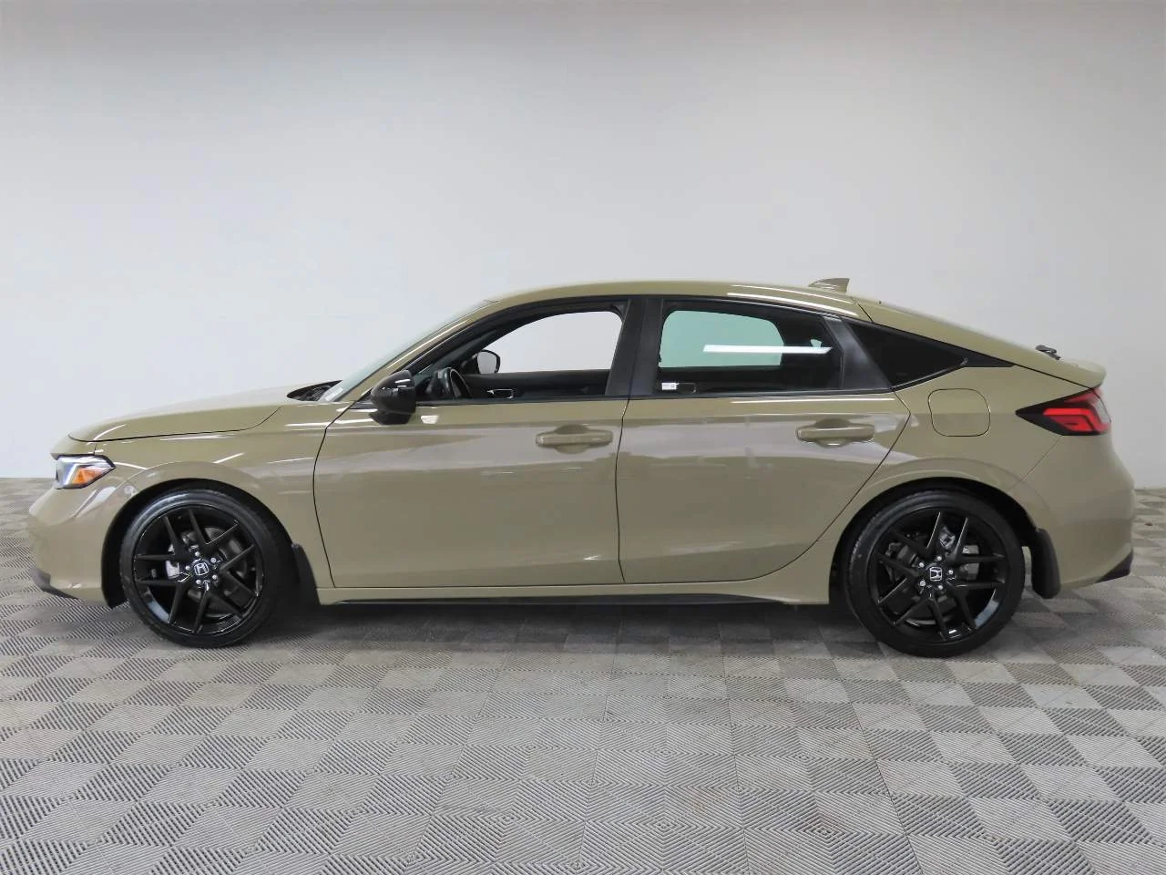 Used 2025 Sand Dune Pearl Honda Sport image 5