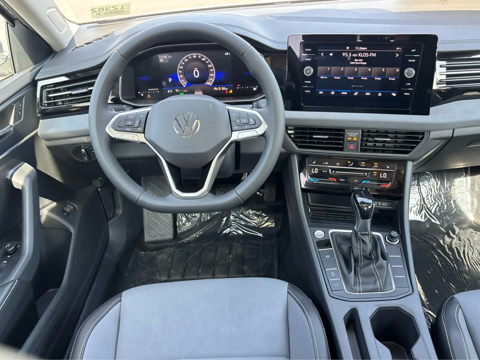 New 2026 PYRITE SILVER Volkswagen SE image 5