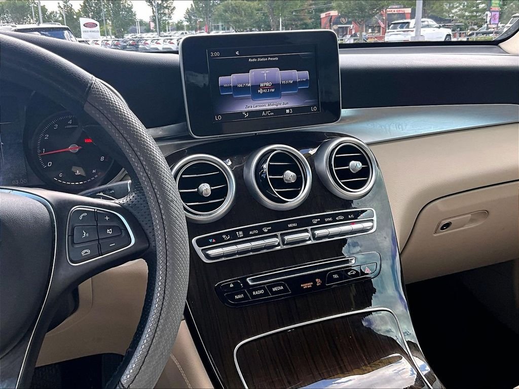 Used 2019 White Mercedes-Benz GLC 300 image 18
