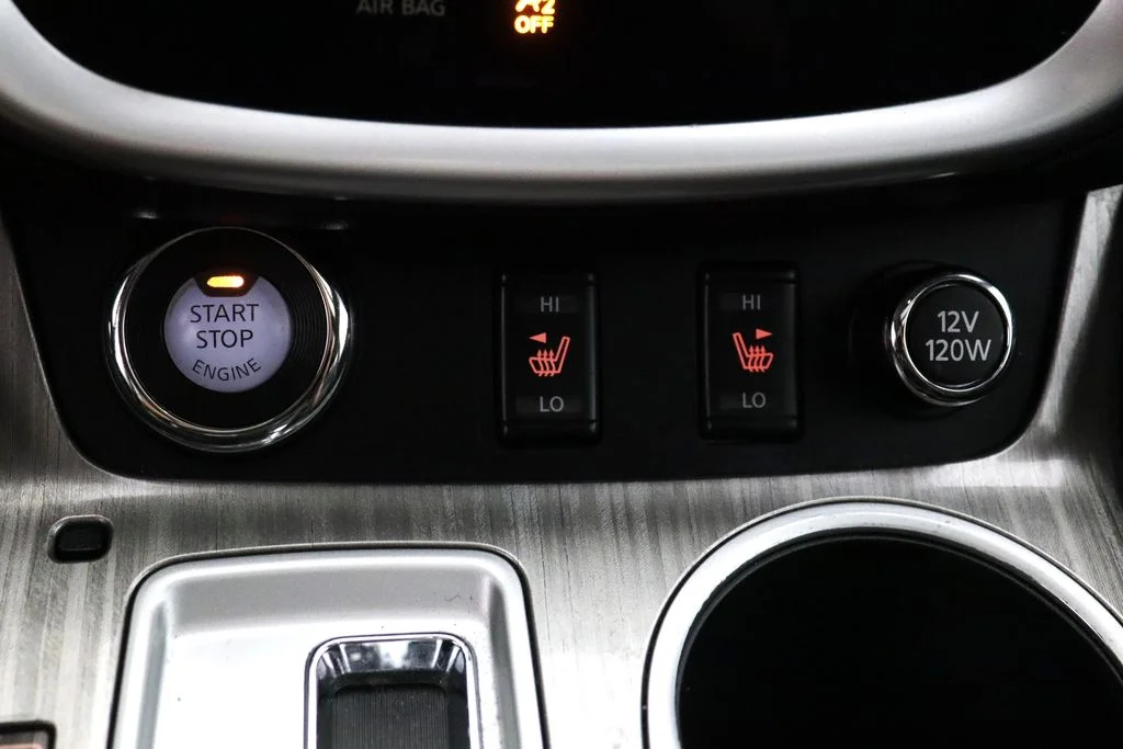 Used 2015 Gray Nissan SL image 29