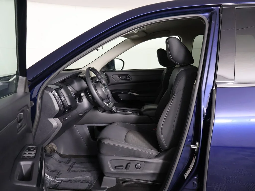 Used 2024 Blue Nissan SV image 28