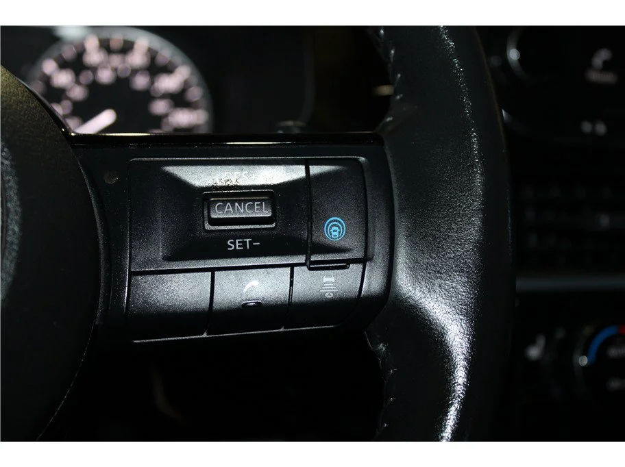 Used 2022 Super Black Nissan SL image 25