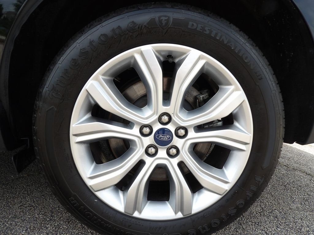 Used 2022 Black Metallic Ford Titanium image 13