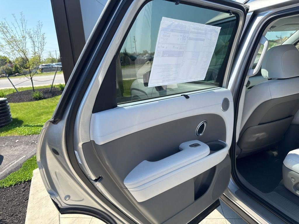 New 2026 Silver Hyundai SEL Premium AWD image 23