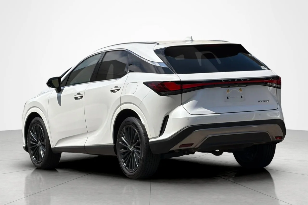 Used 2024  Lexus RX 350 image 3