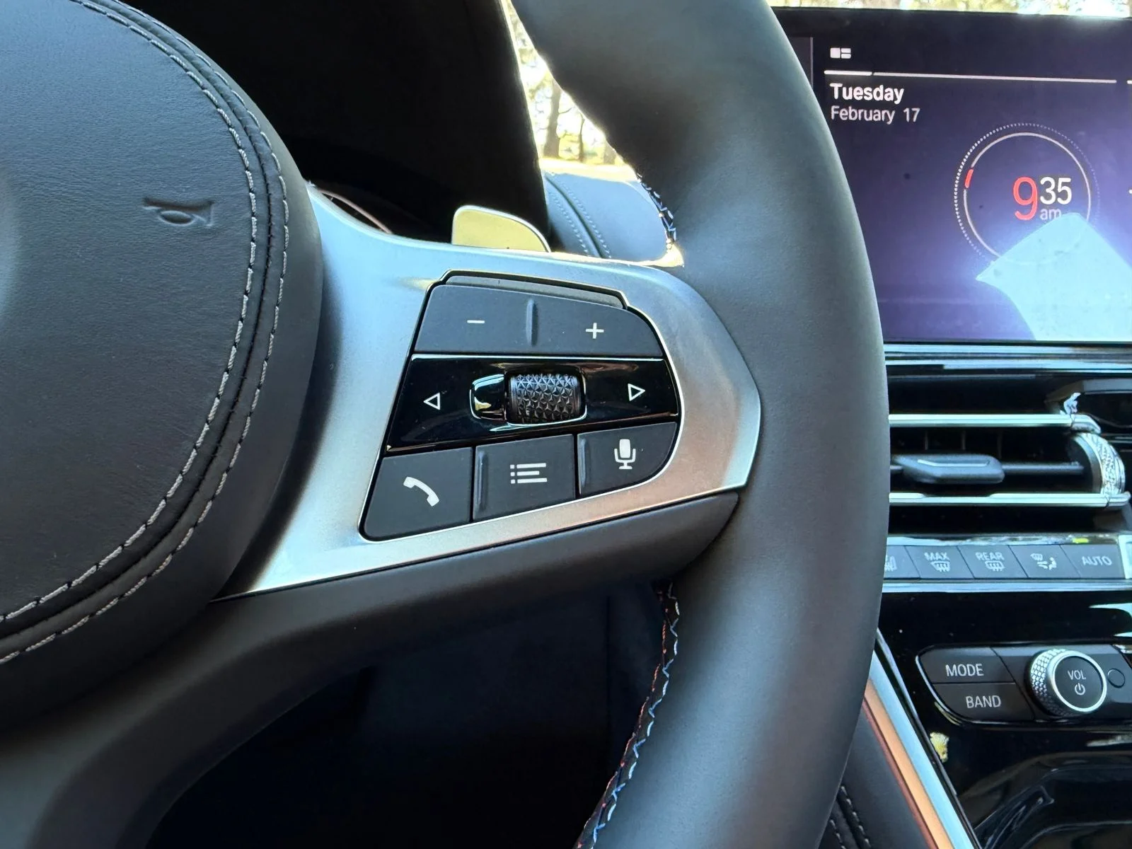 2026 BMW 8 Series M850i - Photo 23